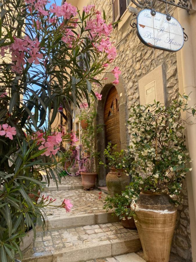 Il Borgo Antico Bed & Breakfast Rocca Massima Екстериор снимка