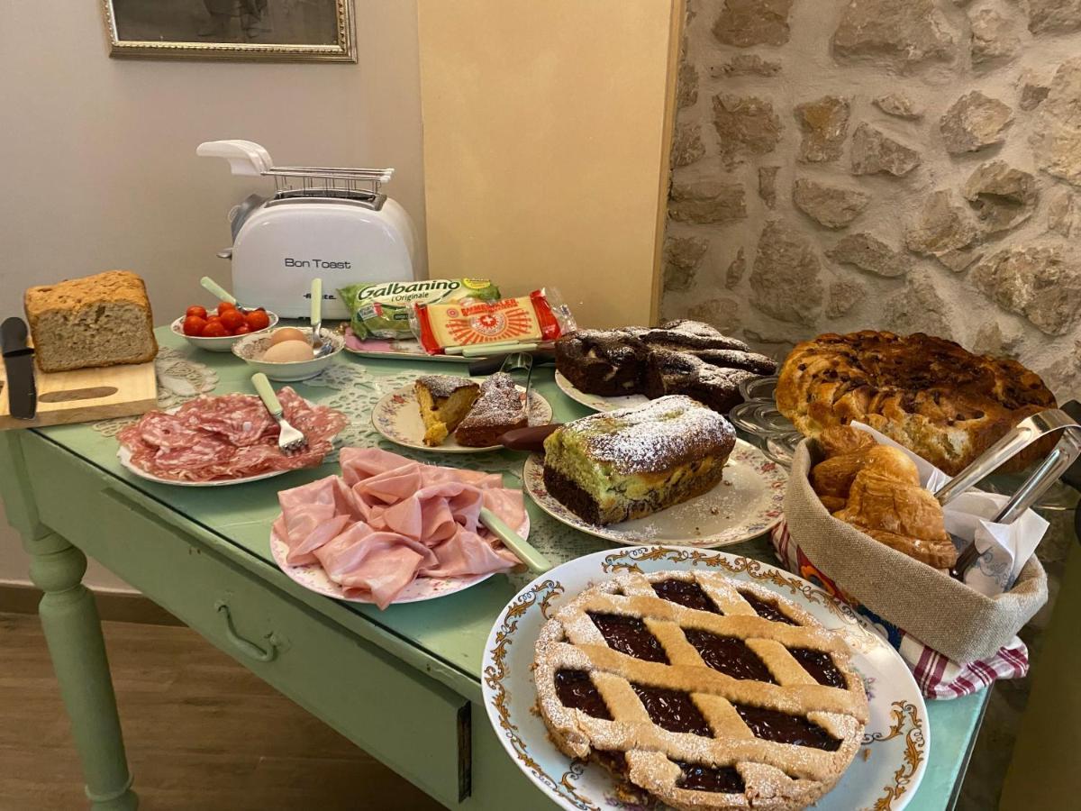 Il Borgo Antico Bed & Breakfast Rocca Massima Екстериор снимка